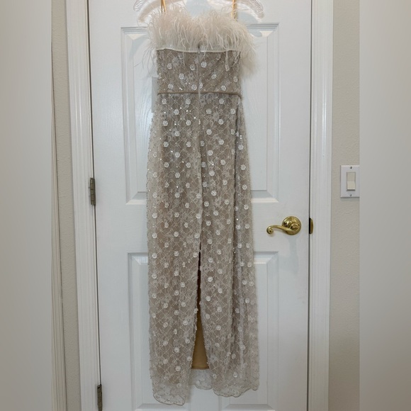 NWT Mac Duggal 68140 White Embellished Feather Strapless Column Dress Size 2 - Picture 11 of 12